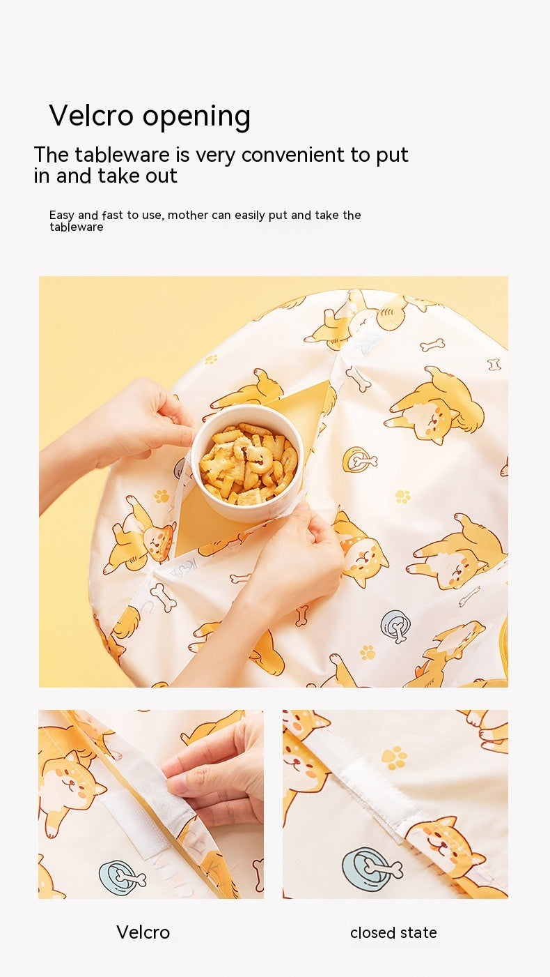 Product demonstration of a tableware item with a velcro opening, showing ease of use.