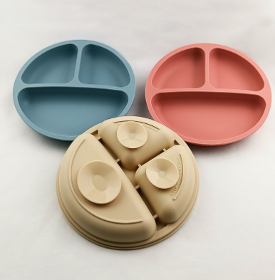 Adorable Silicone Baby Feeding Plate with Suction - Cute Smile Face Toddler Tableware for Easy Mealtime!